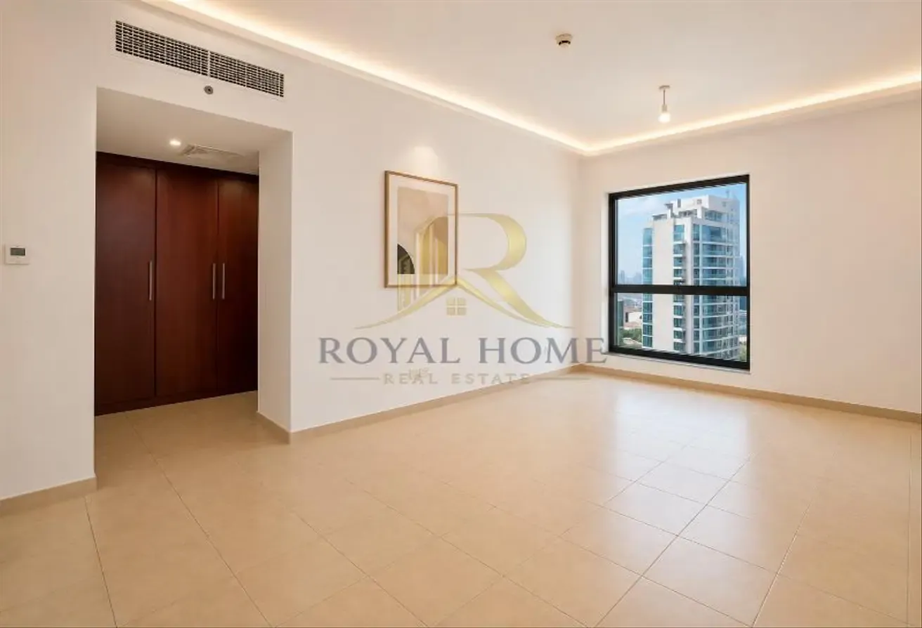 Large Layout l Vacant Now l Prime Location