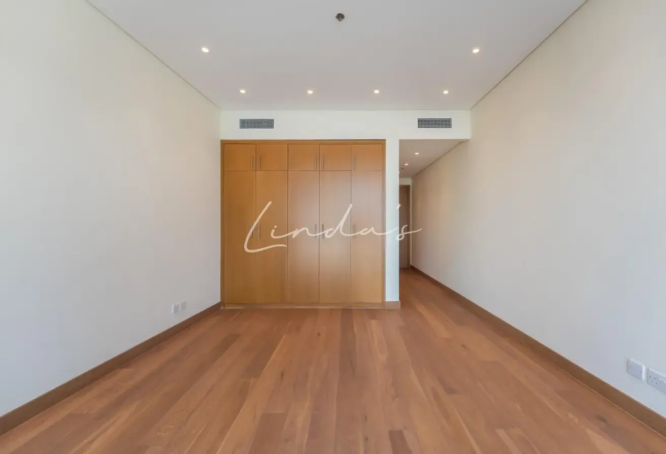 3BR Palm View | Partially Furnished | Mid Floor