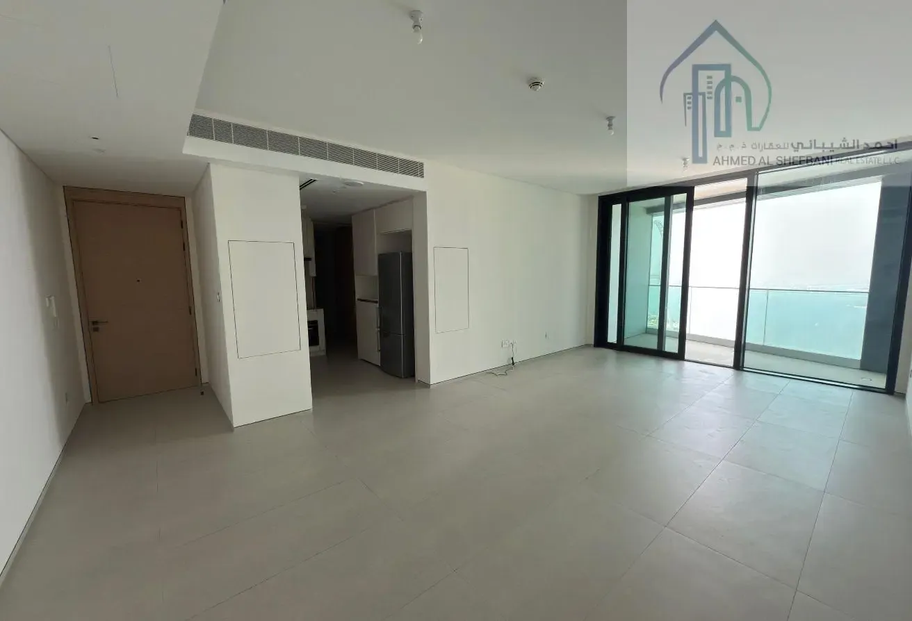 3+MAID HIGH FLOOR PANORMIC VIEW OF SEA AND MARINA