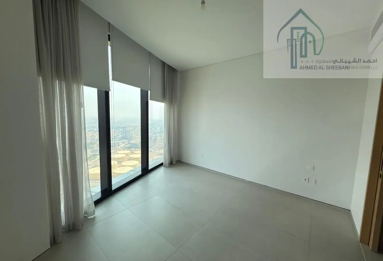 3+MAID HIGH FLOOR PANORMIC VIEW OF SEA AND MARINA