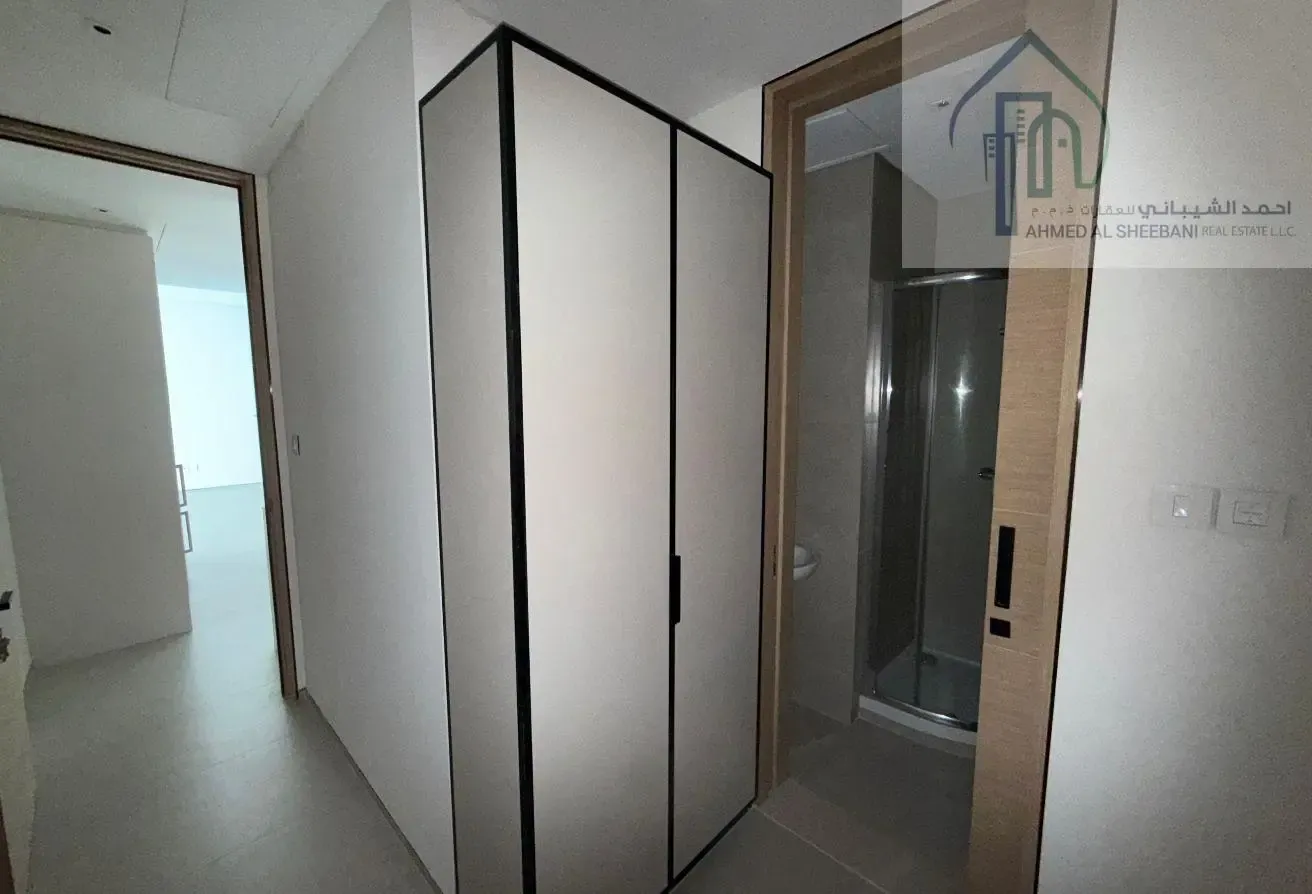 3+MAID HIGH FLOOR PANORMIC VIEW OF SEA AND MARINA