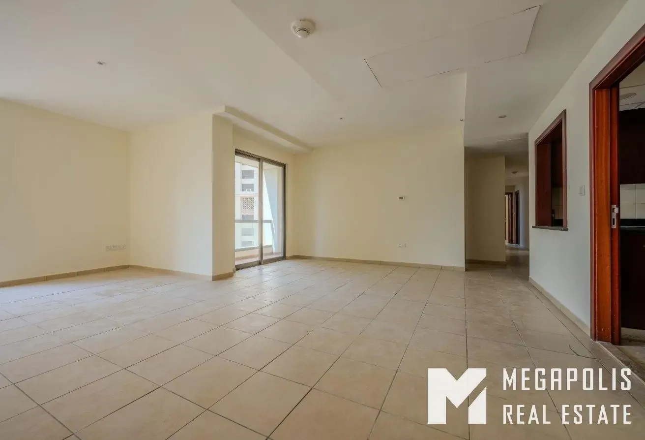 Up-to 4 Cheques | Large Layout | Sea View | Vacant