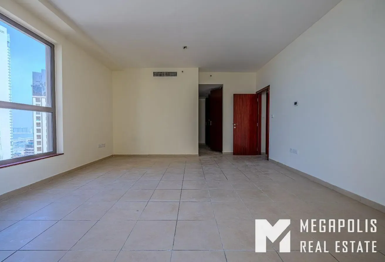Up-to 4 Cheques | Large Layout | Sea View | Vacant