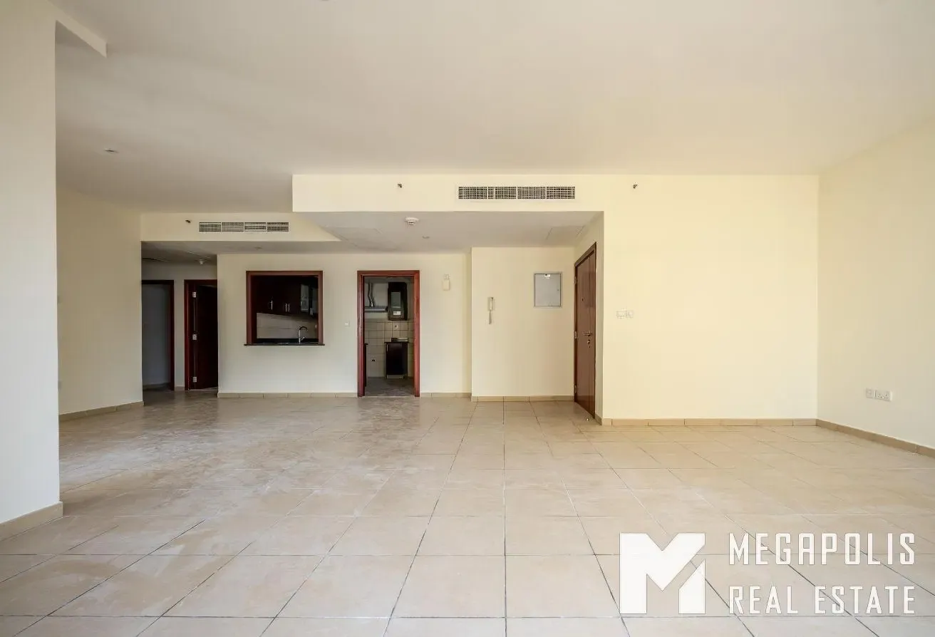 Up-to 4 Cheques | Large Layout | Sea View | Vacant
