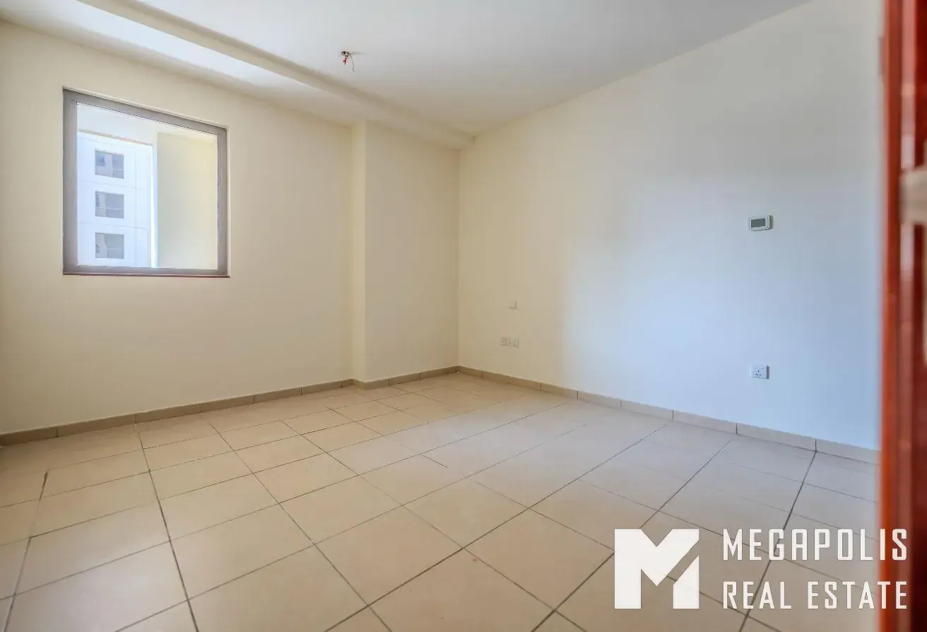 Up-to 4 Cheques | Large Layout | Sea View | Vacant