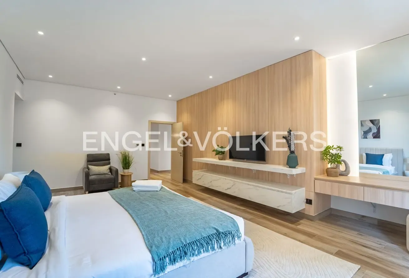 Exclusive I Fully Upgraded I Furnished