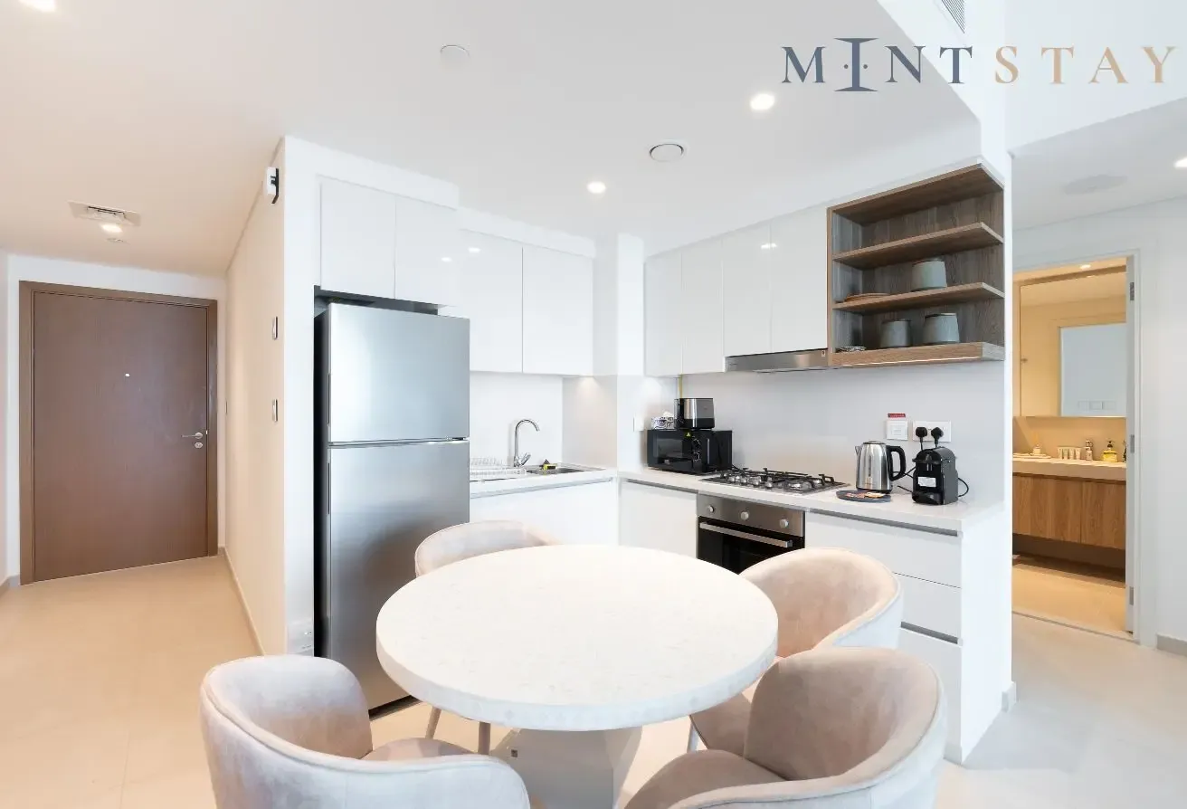 Elegant 1BR Apt, Steps Away from Dubai Mall