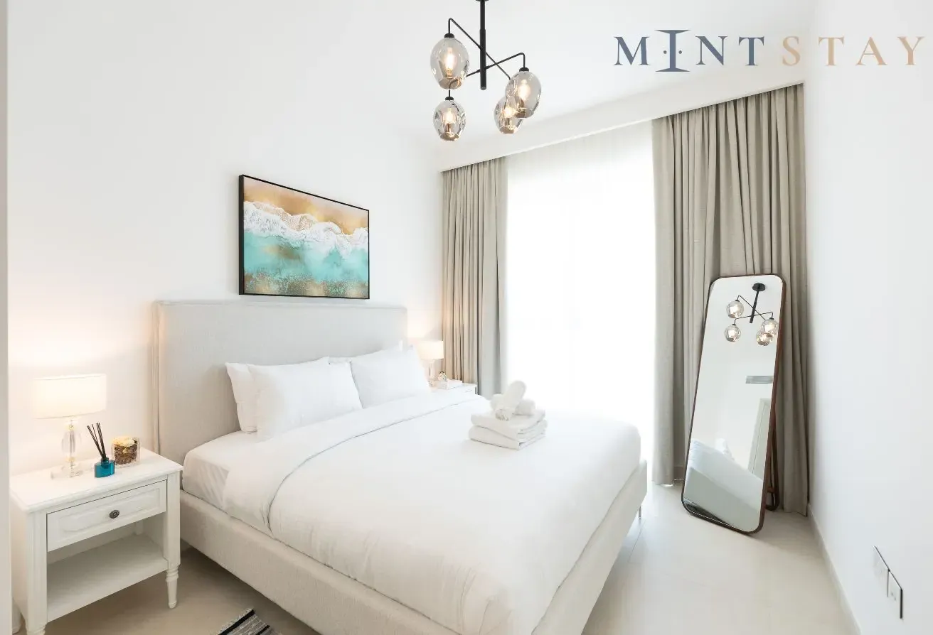 Elegant 1BR Apt, Steps Away from Dubai Mall