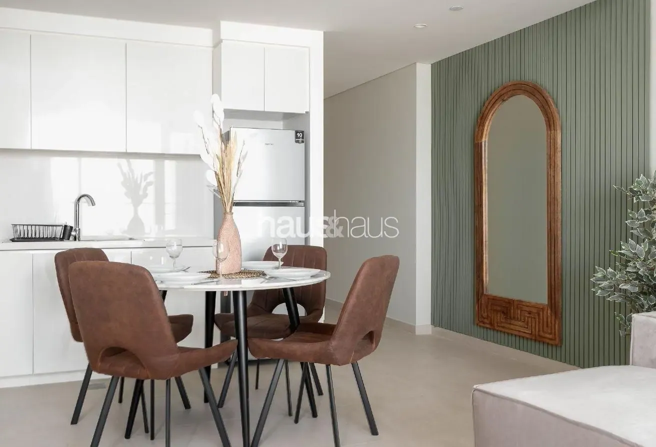 Spectacular Skyline View | Luxurious 1BR | Chic