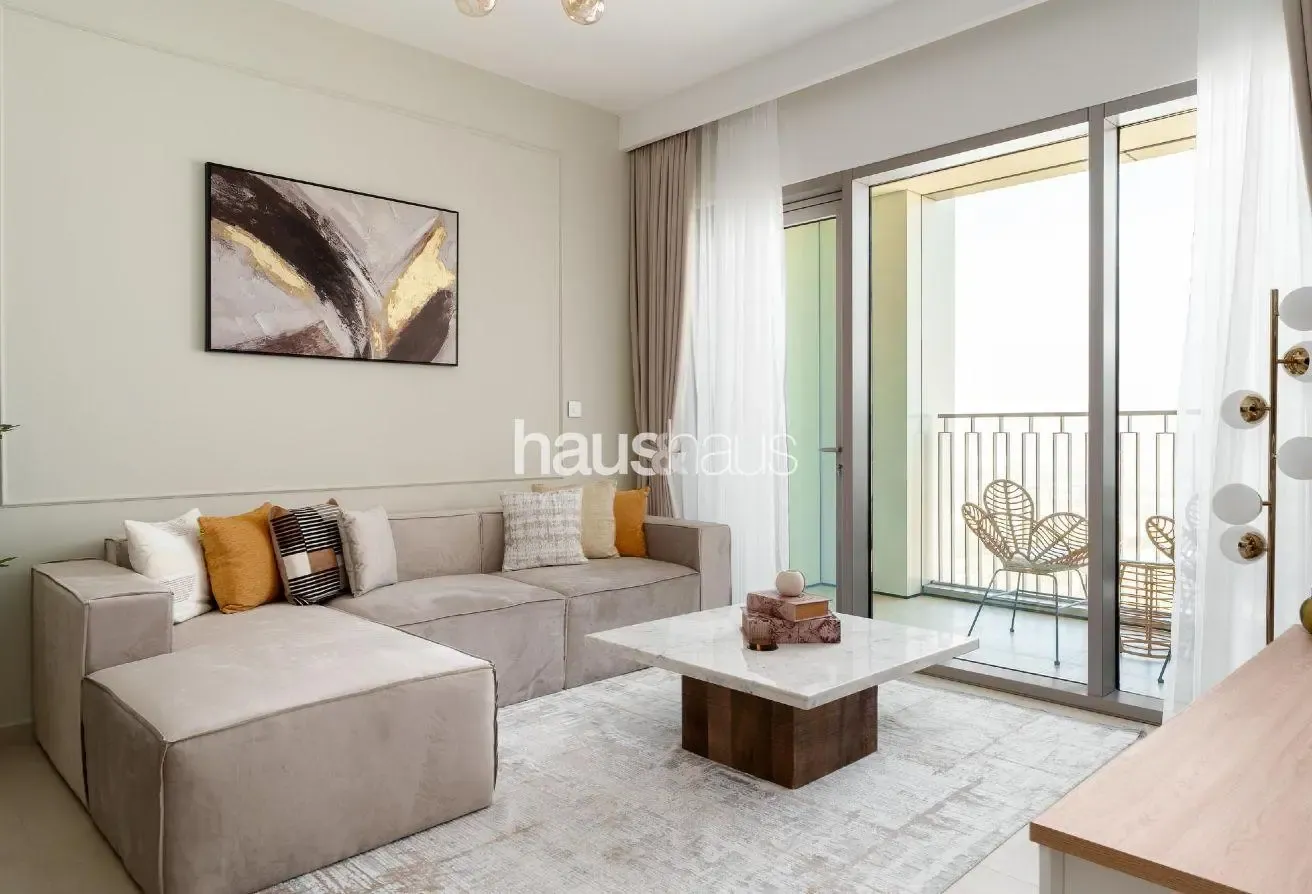 Spectacular Skyline View | Luxurious 1BR | Chic