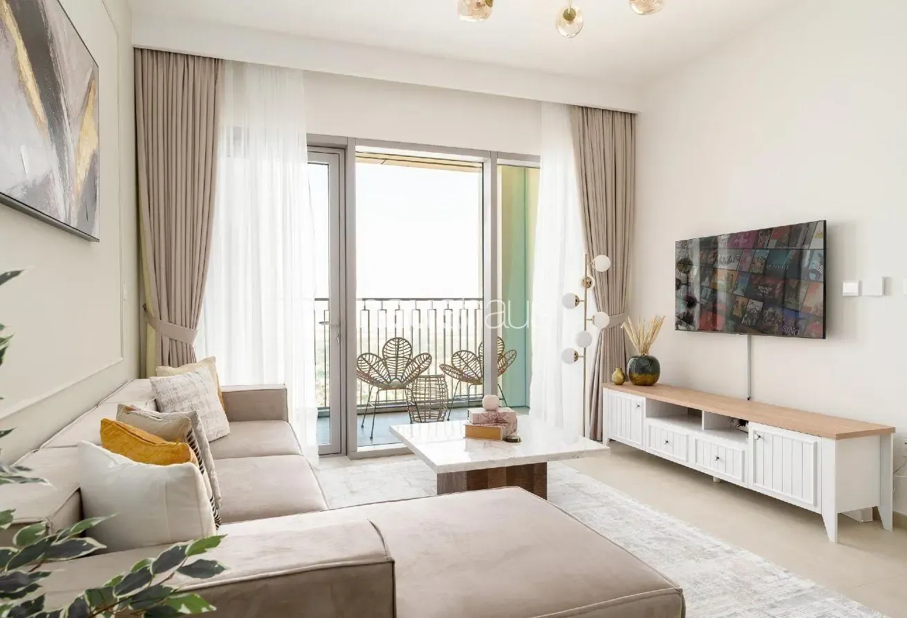 Spectacular Skyline View | Luxurious 1BR | Chic