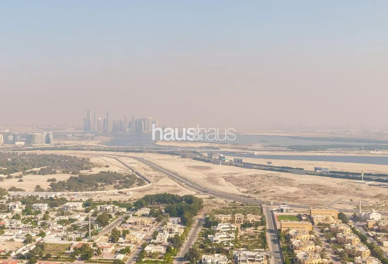 Spectacular Skyline View | Luxurious 1BR | Chic