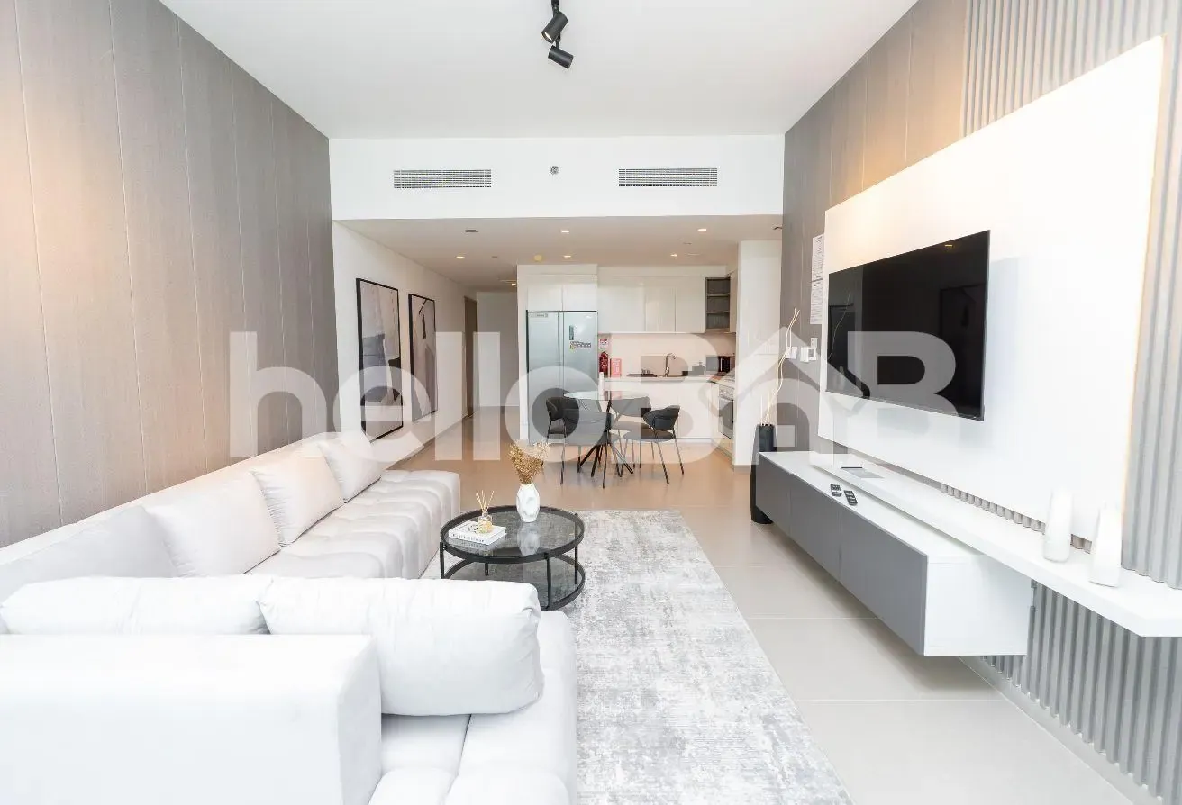 Sleeps 4 | Downtown Escape | 2-BR Large