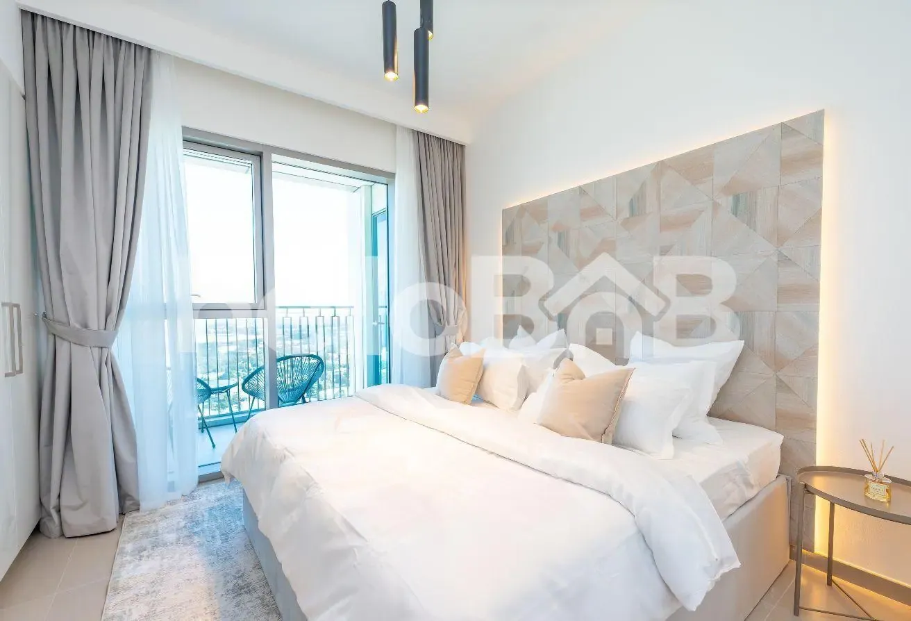Sleeps 4 | Downtown Escape | 2-BR Large
