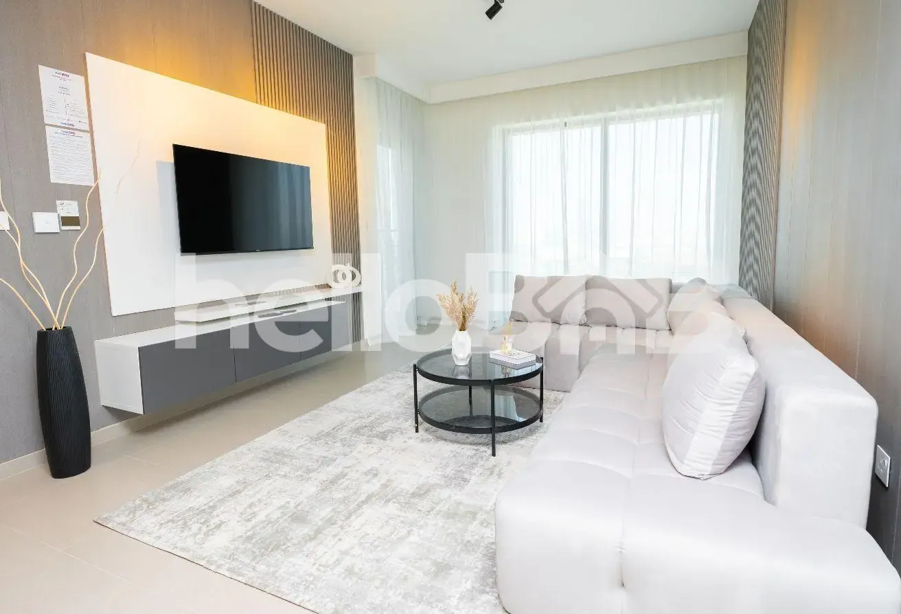 Sleeps 4 | Downtown Escape | 2-BR Large
