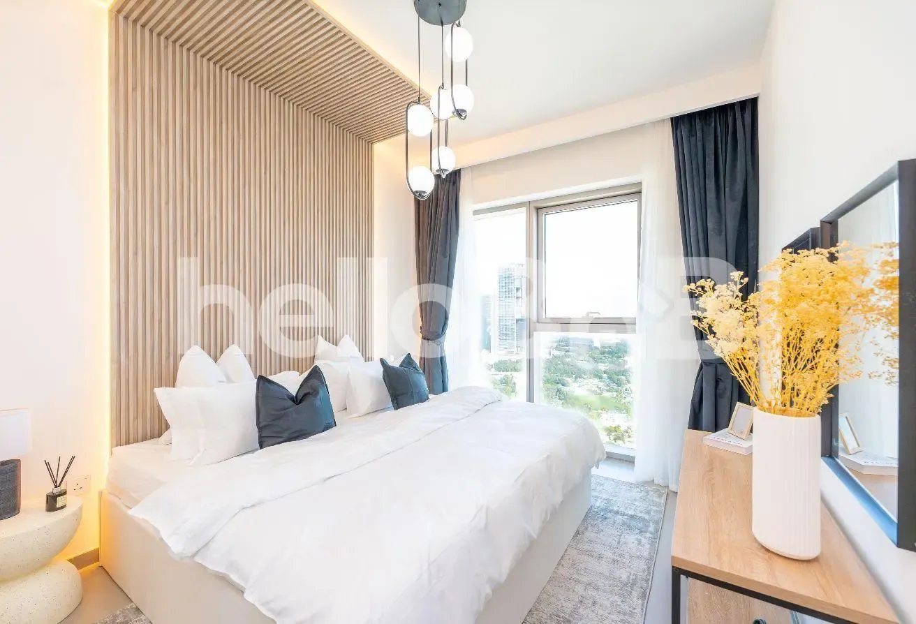 Sleeps 4 | Downtown Escape | 2-BR Large