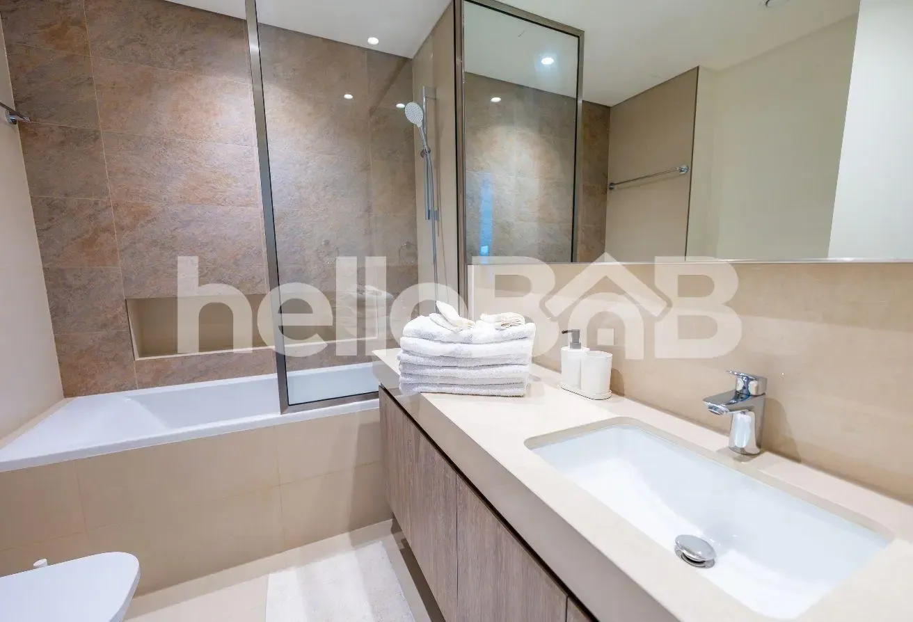 Sleeps 4 | Downtown Escape | 2-BR Large