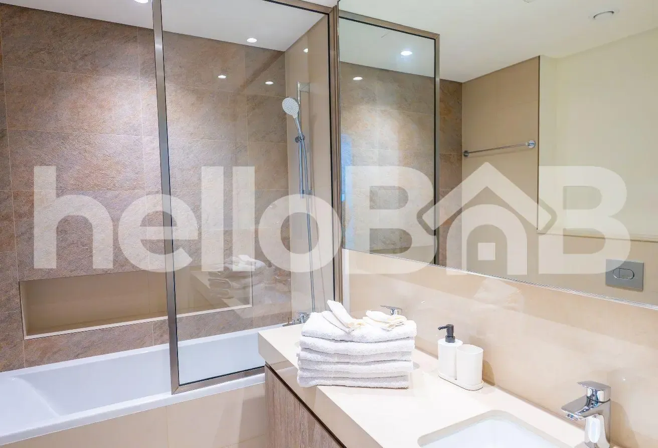 Sleeps 4 | Downtown Escape | 2-BR Large
