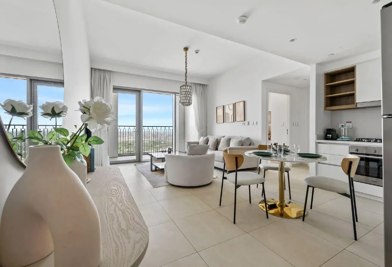 Prestine 1 BR | Skyline City | Downtown Views