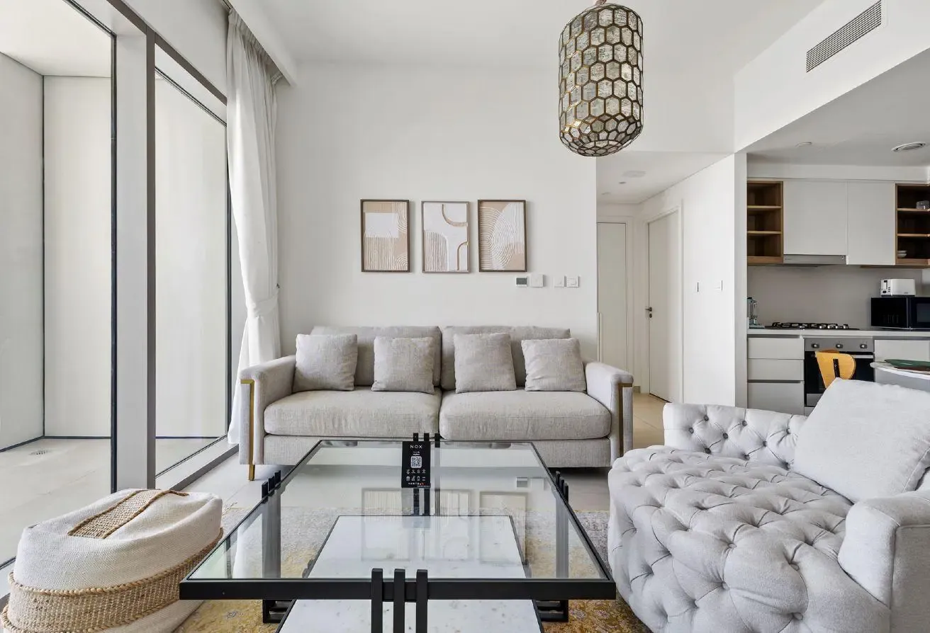 Prestine 1 BR | Skyline City | Downtown Views