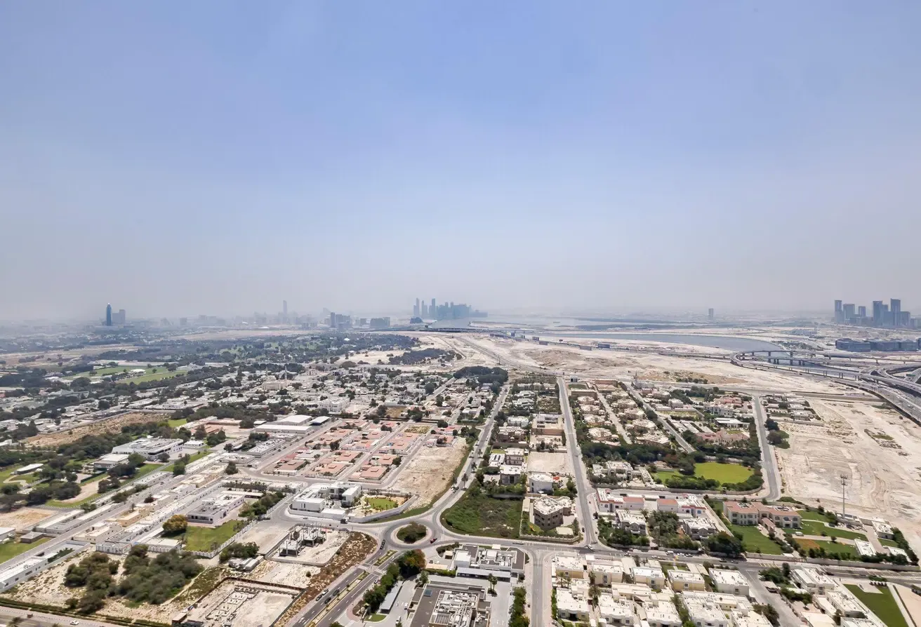 Prestine 1 BR | Skyline City | Downtown Views