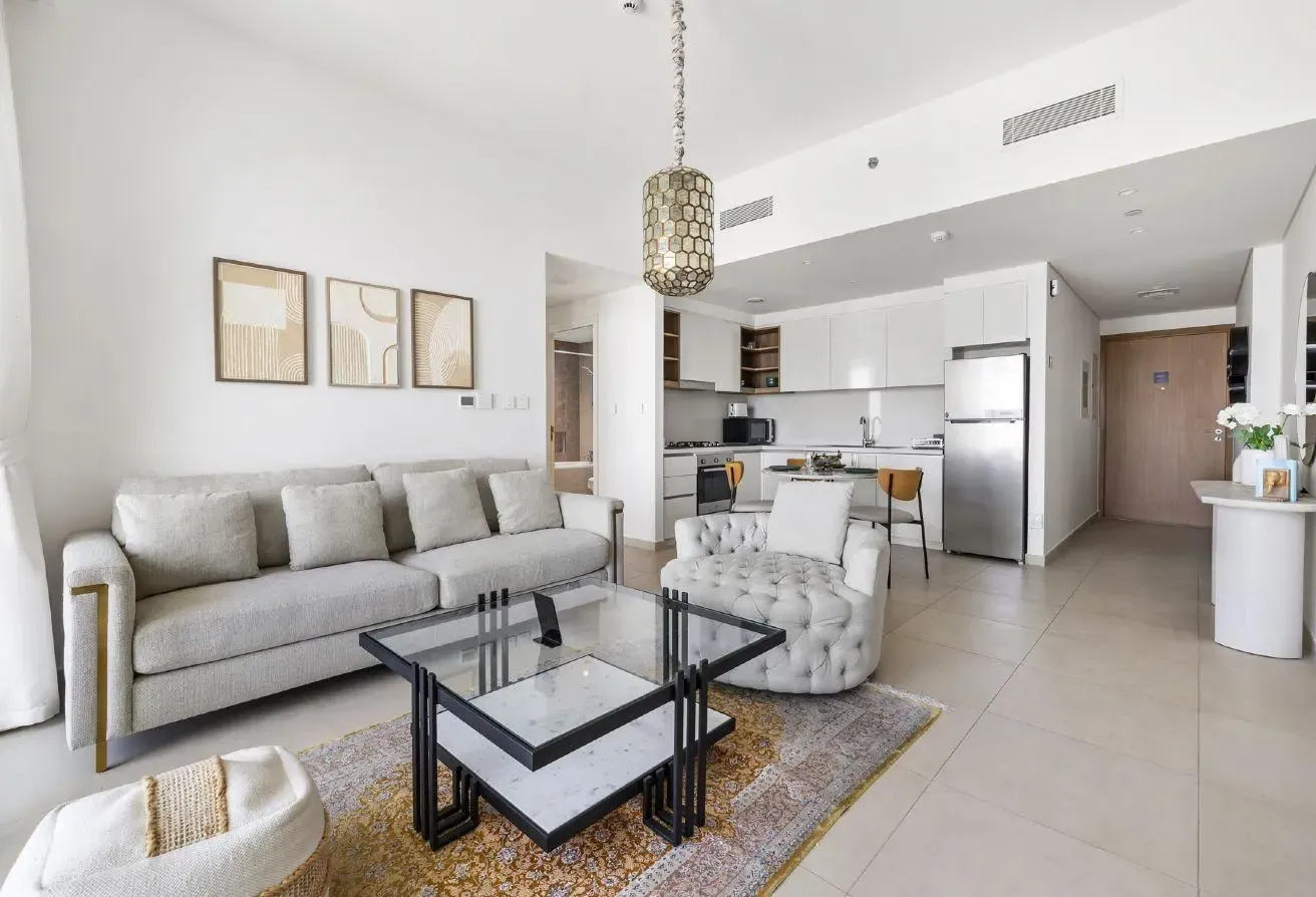 Prestine 1 BR | Skyline City | Downtown Views