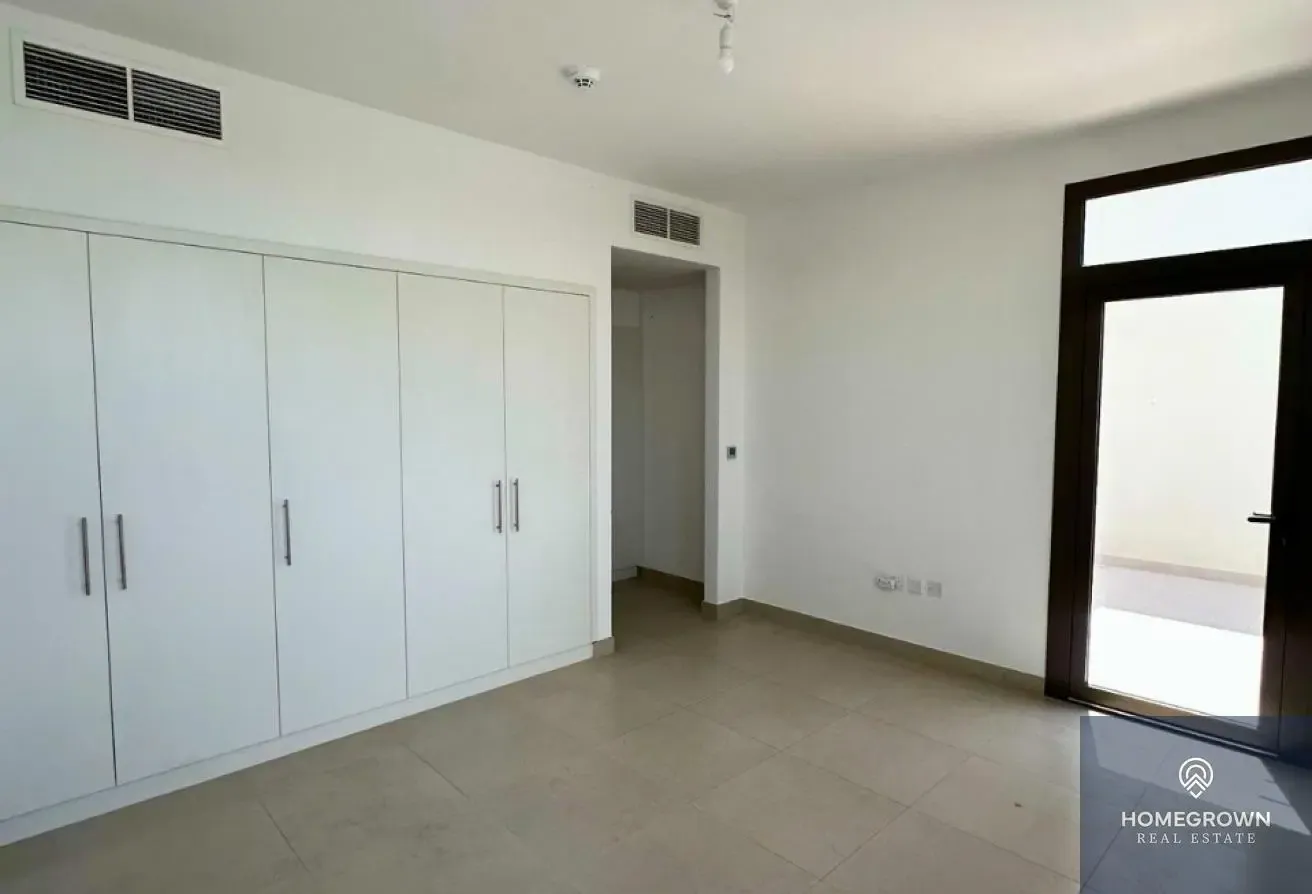 Single Row | Corner Unit | Avail from 15 Sep