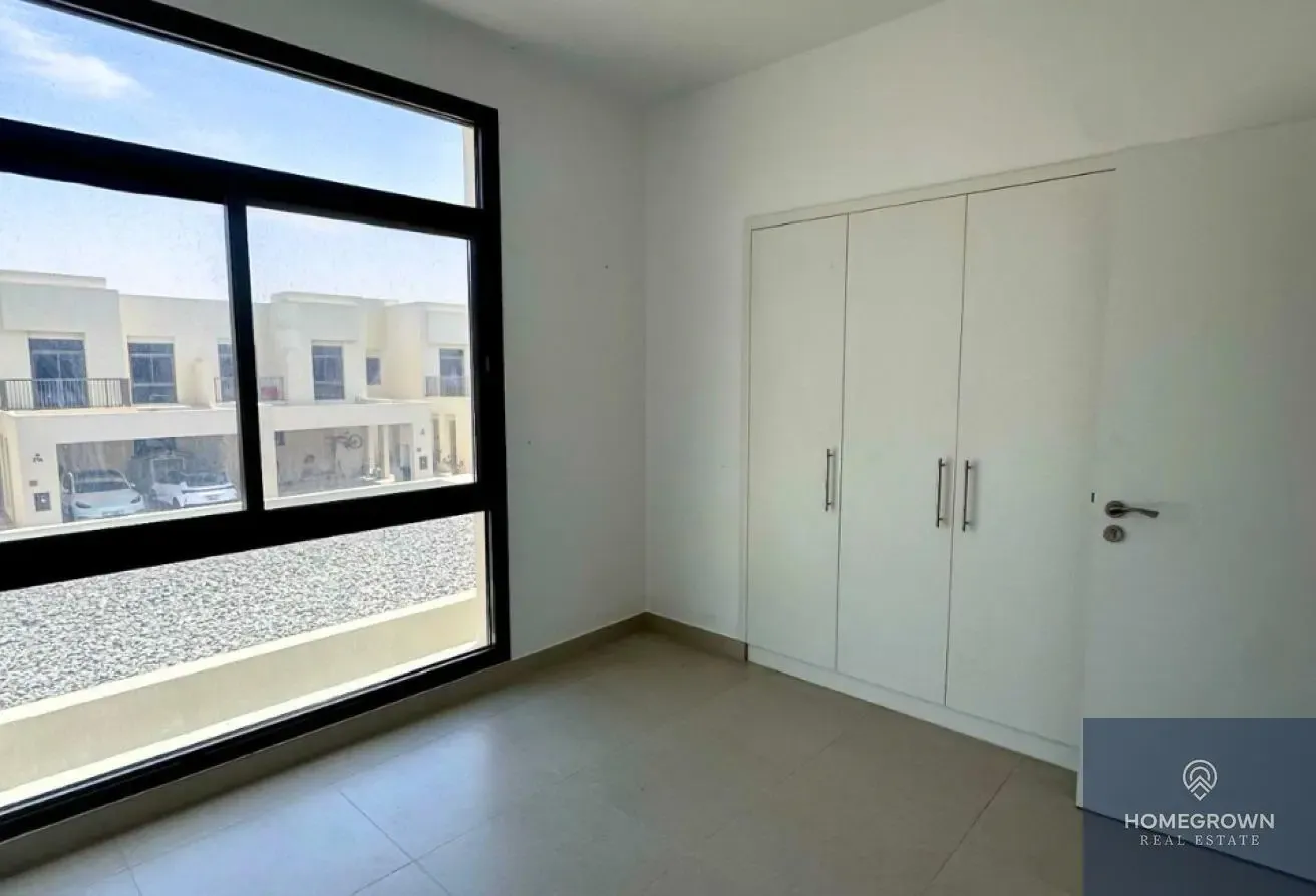 Single Row | Corner Unit | Avail from 15 Sep