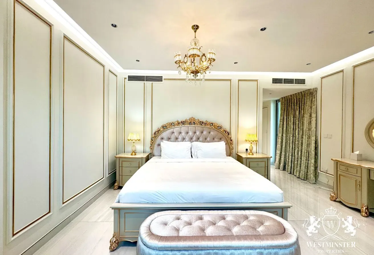 Luxurious Three BR Apt +maidroom | Burj Residences