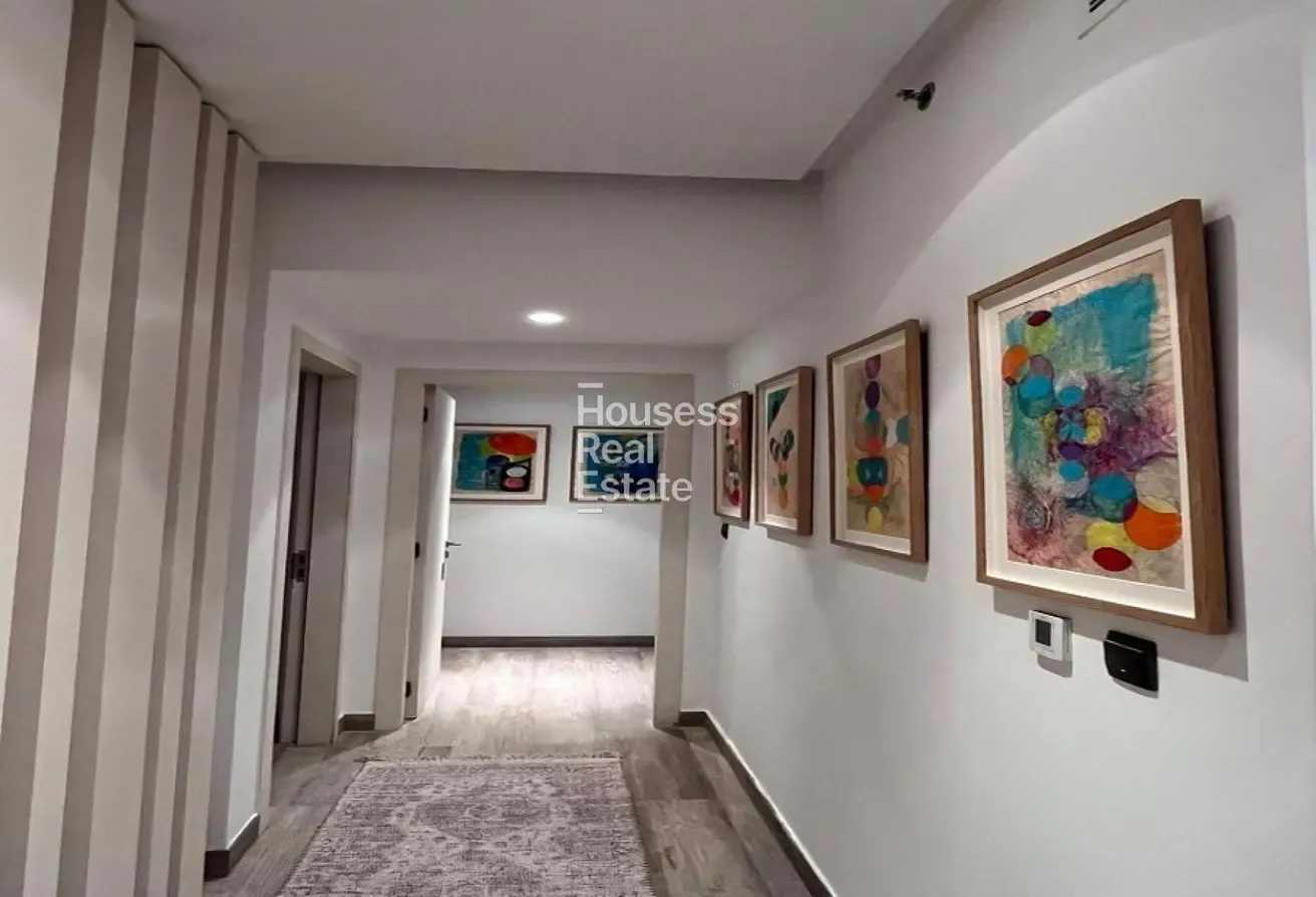 Upgraded Furnished | High Floor | Vacant