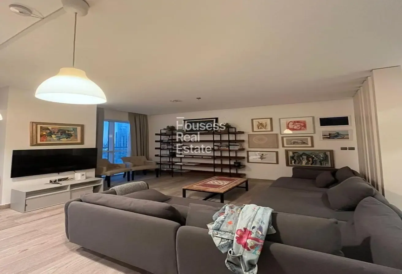 Upgraded Furnished | High Floor | Vacant