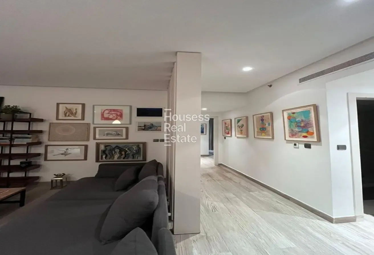 Upgraded Furnished | High Floor | Vacant
