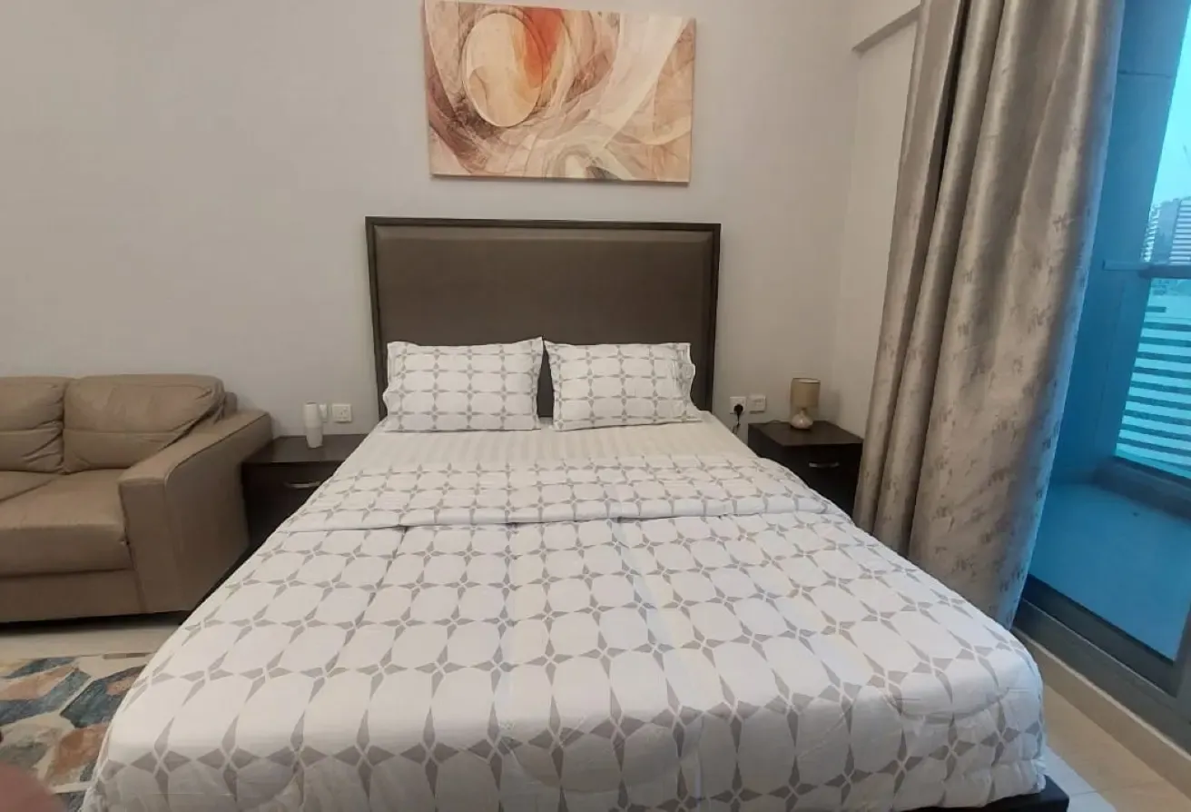 HIGHER FLOOR-FURNISHED STUDIO-PRIME LOCATION