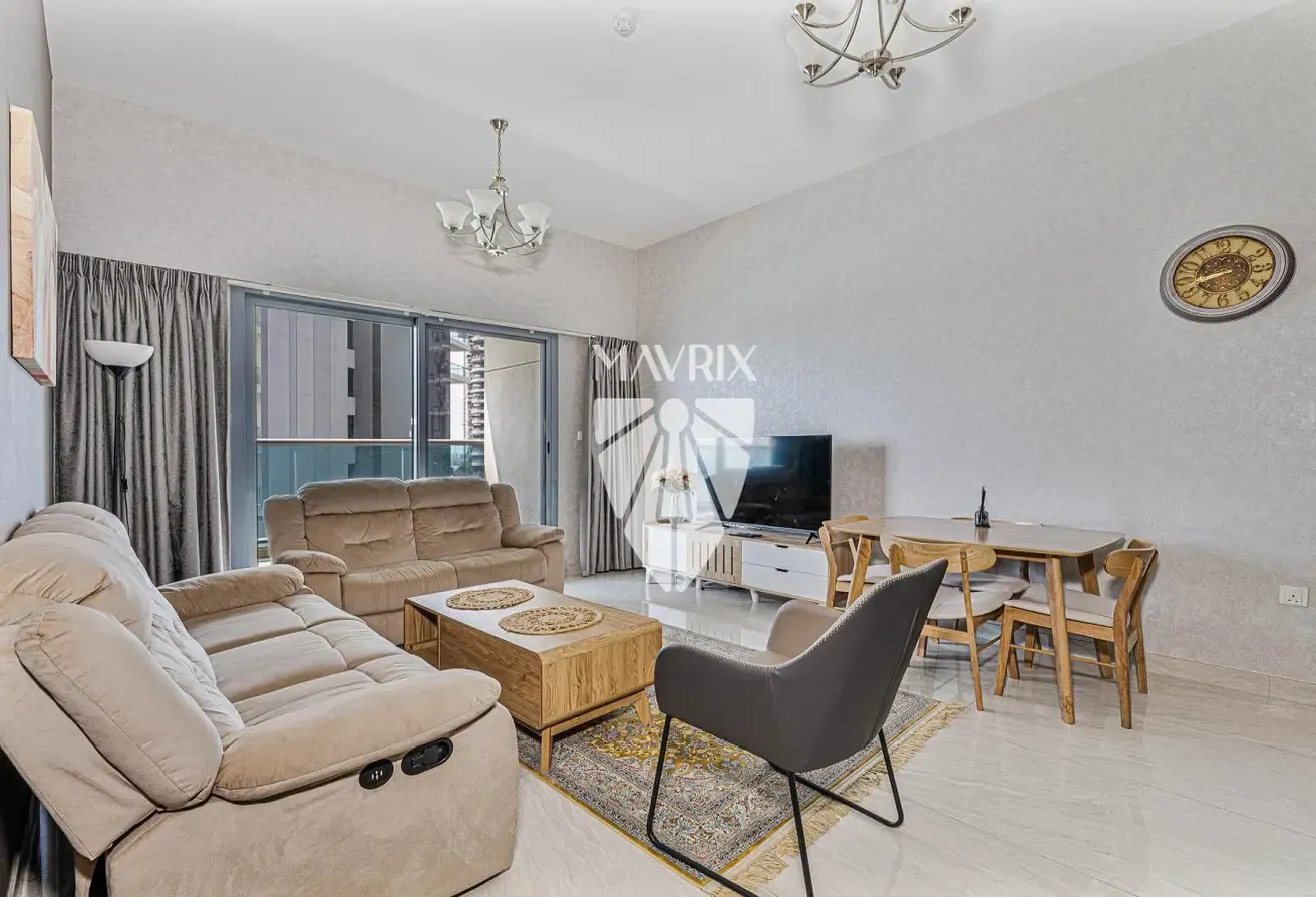 Large layout | Pool View | Vacant | Furnished