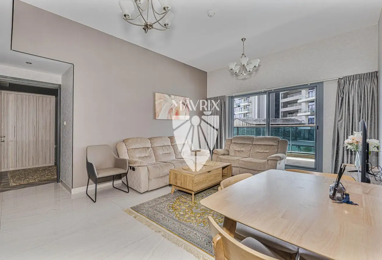 Large layout | Pool View | Vacant | Furnished