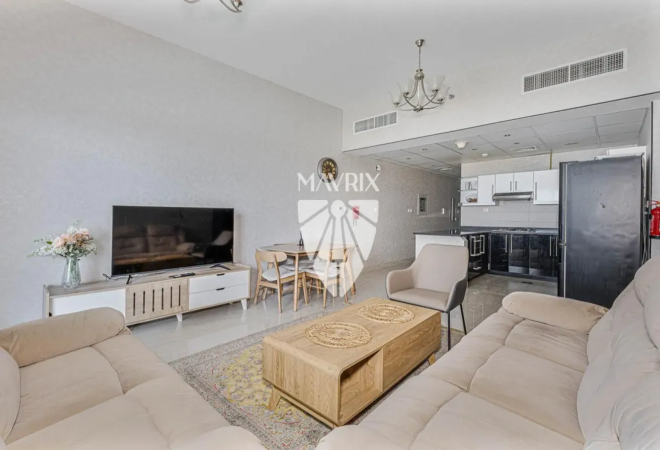 Large layout | Pool View | Vacant | Furnished