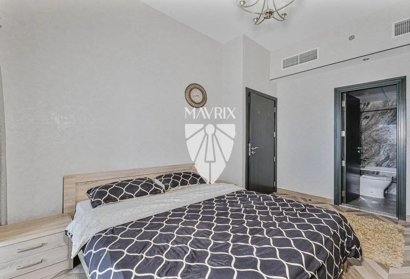 Large layout | Pool View | Vacant | Furnished