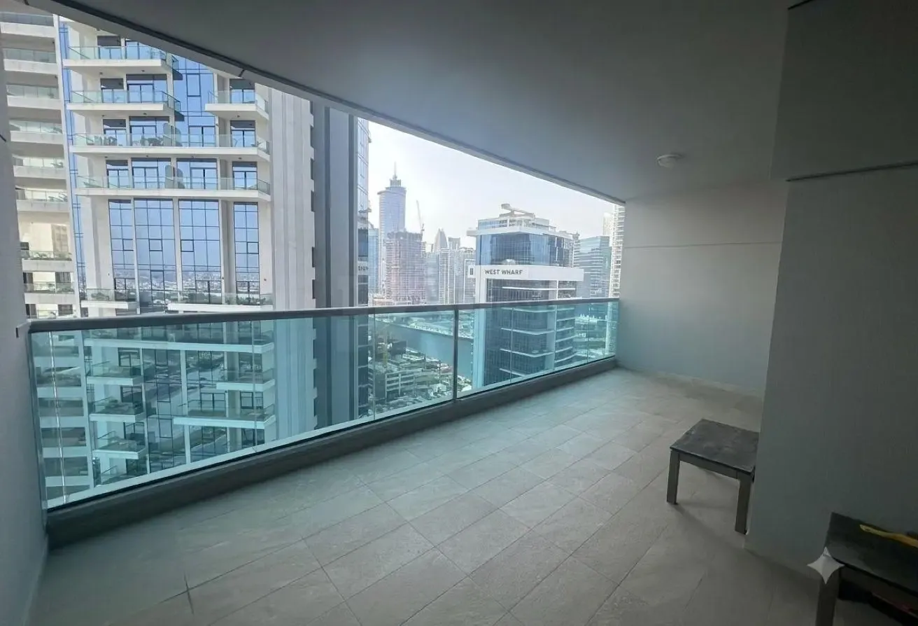 Bright & Spacious | Premium Apartment | Ready to M