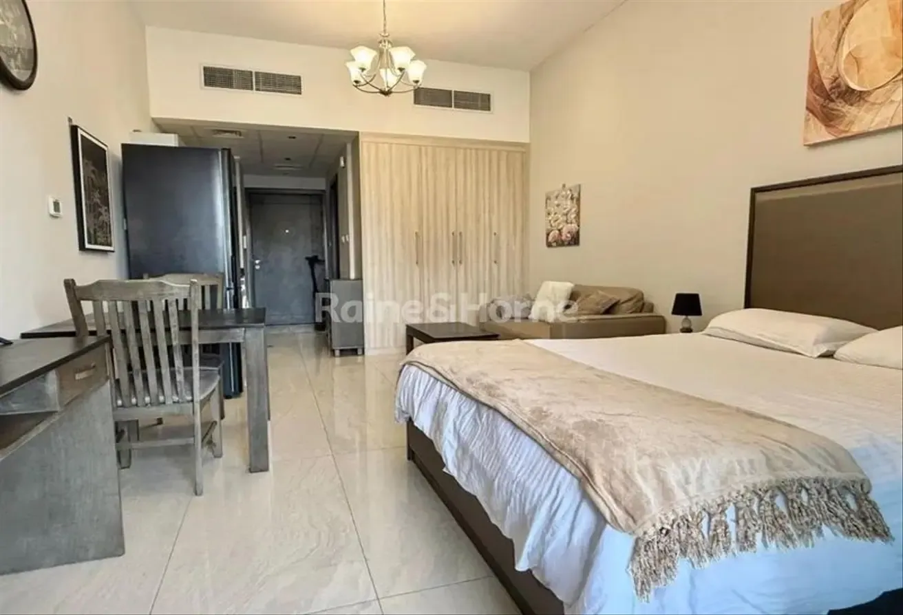 Furnished | High floor | Spacious | Canal View