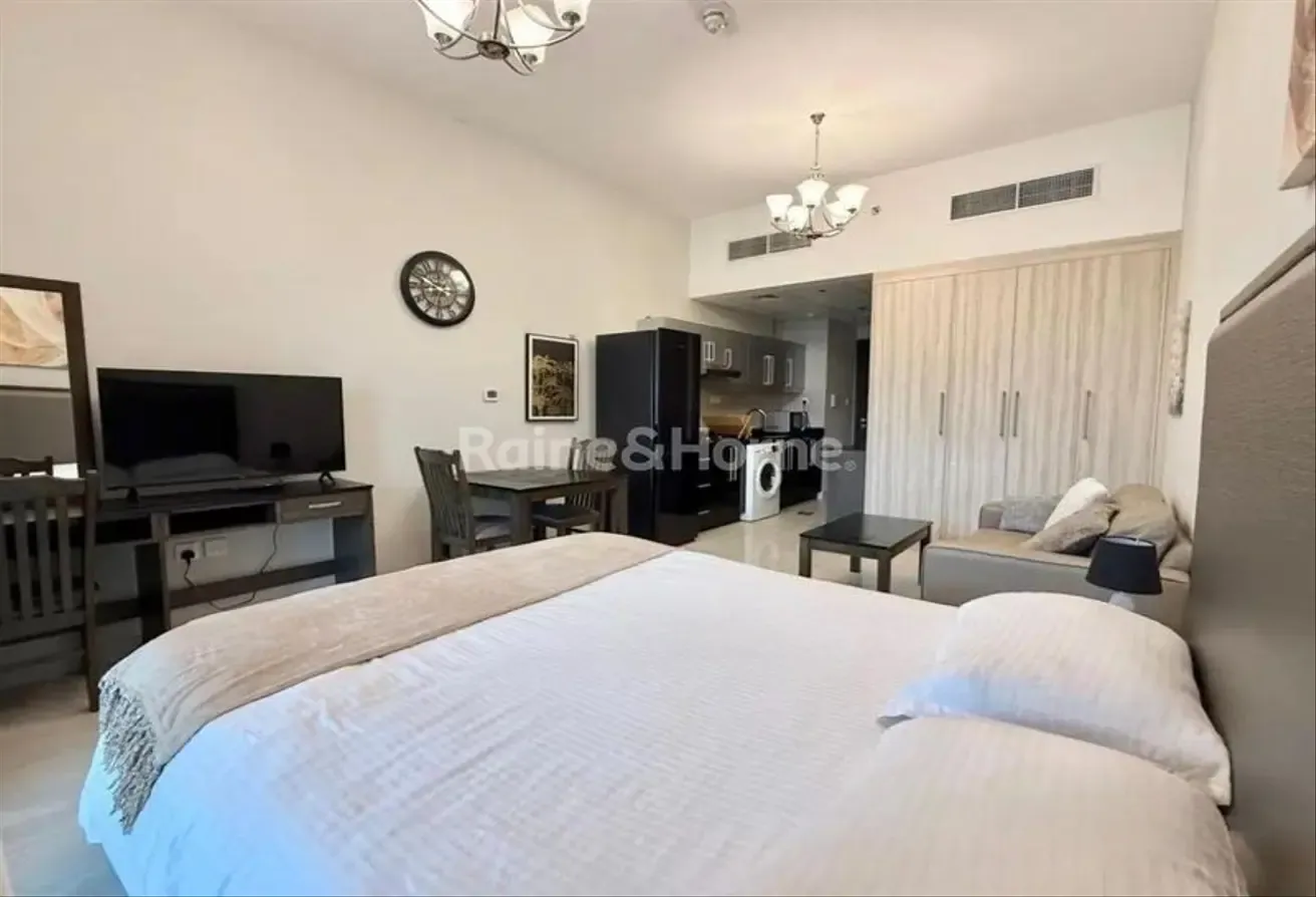 Furnished | High floor | Spacious | Canal View
