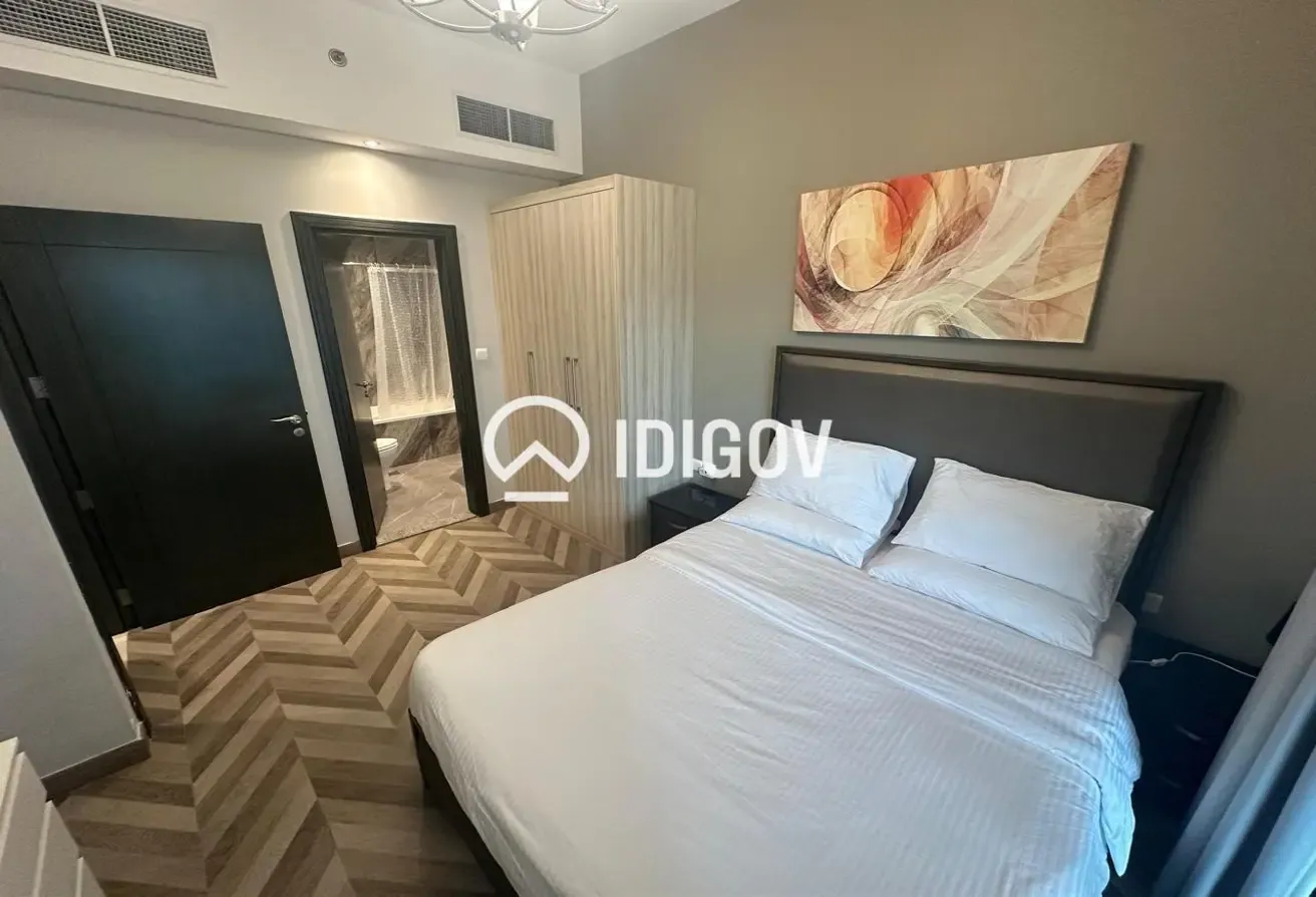 Vacant | Mid Floor | Furnished | With Balcony