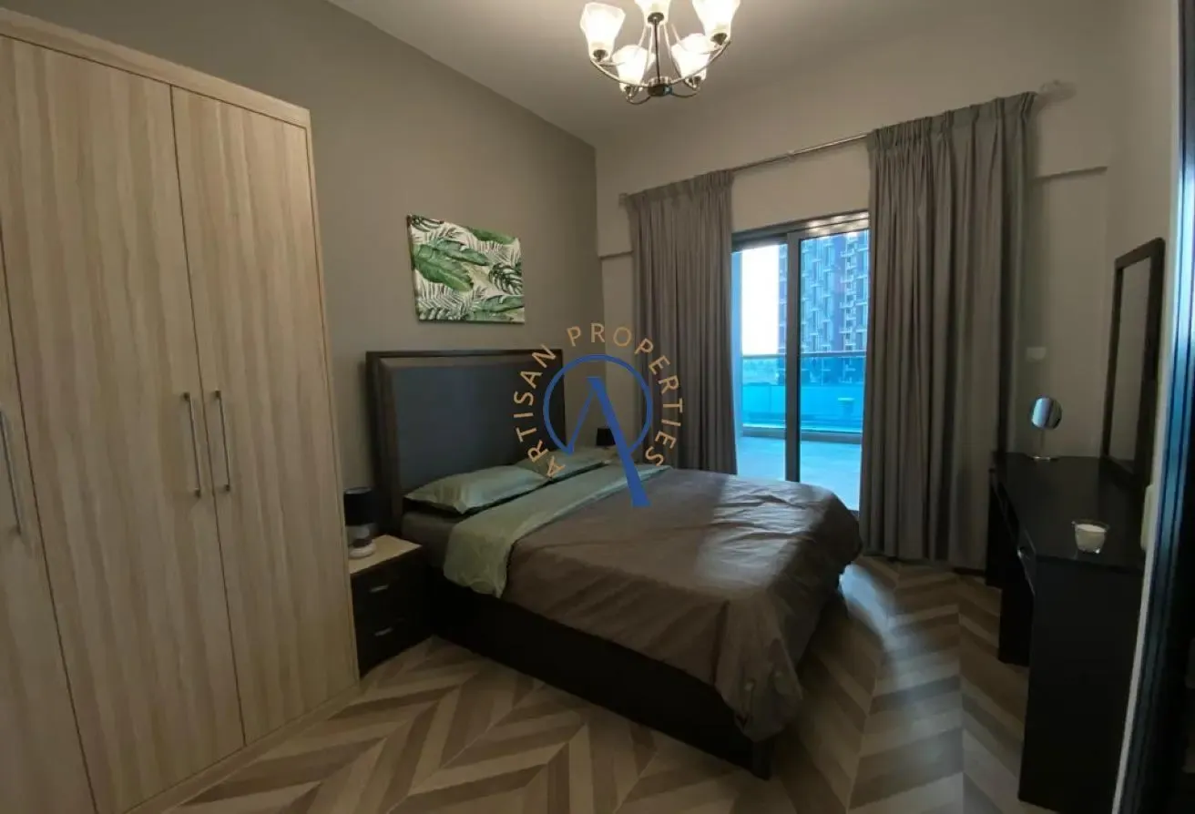 SPACIOUS LAYOUT | CANAL VIEW | READY TO MOVE IN