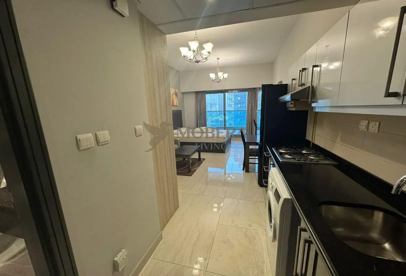 STUDIO | BUSINESS BAY | LARGE BALCONY