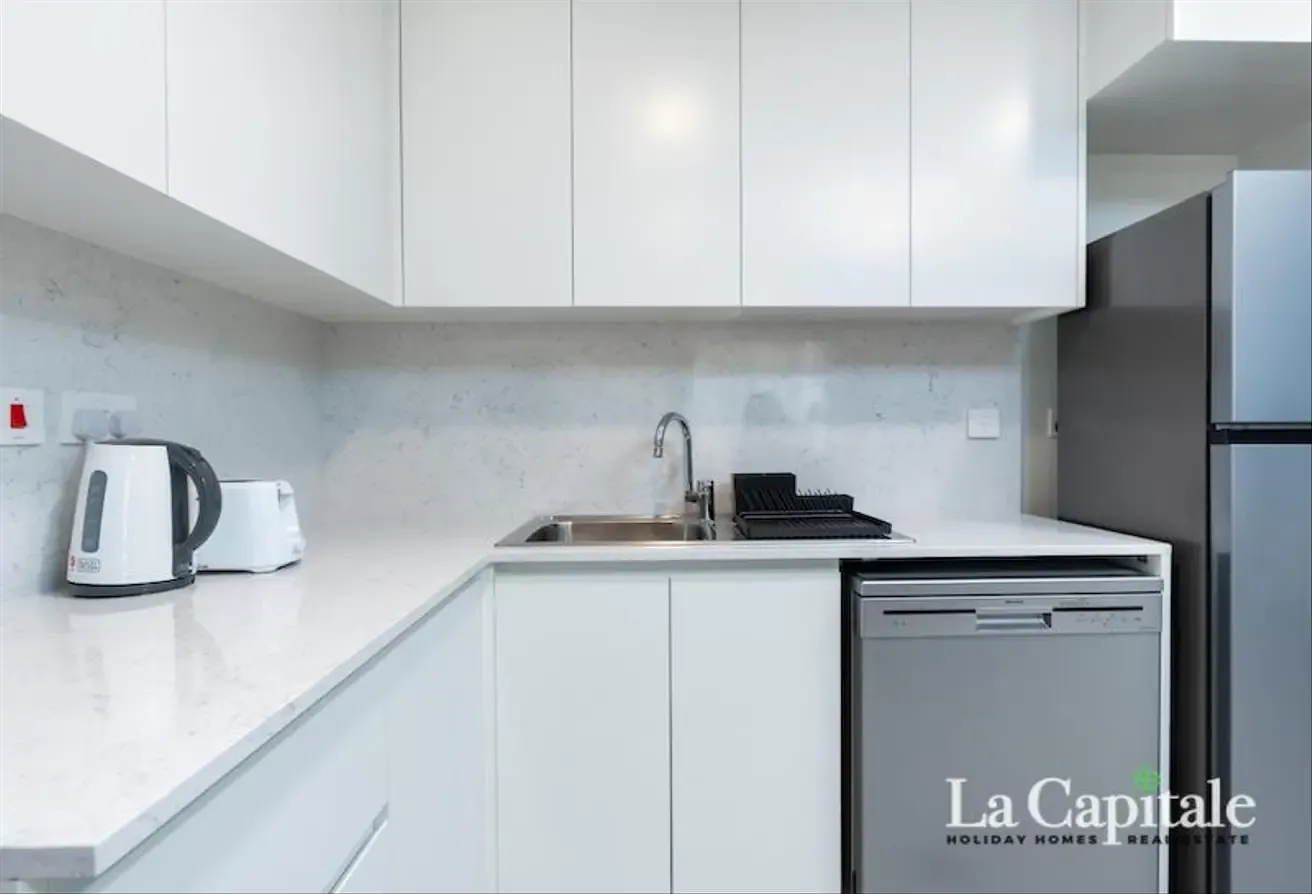 FULLY FURNISHED | VACANT | WELL-MAINTAINED