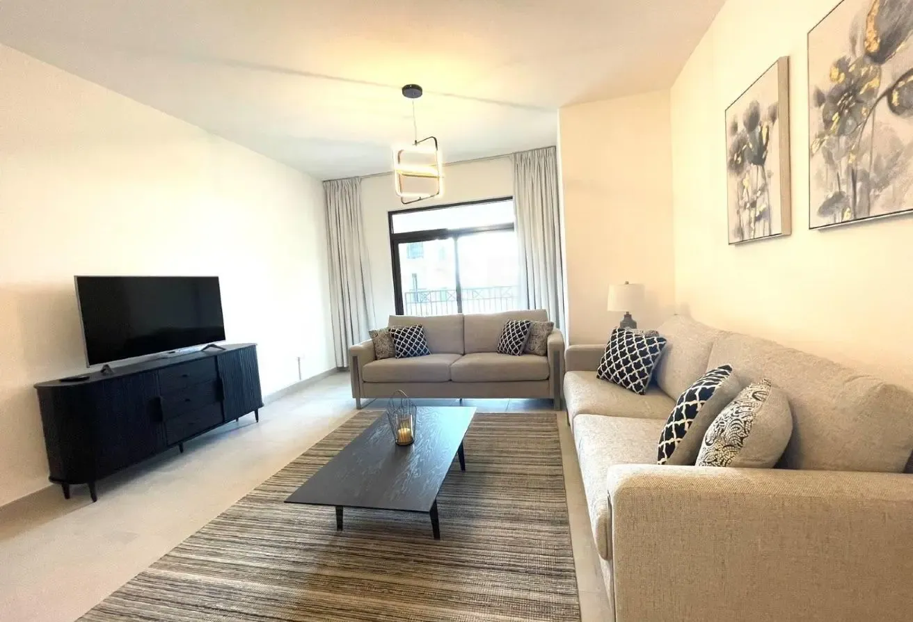 PRIME LOCATION - HUGE LAYOUT - AMAZING COMMUNITY