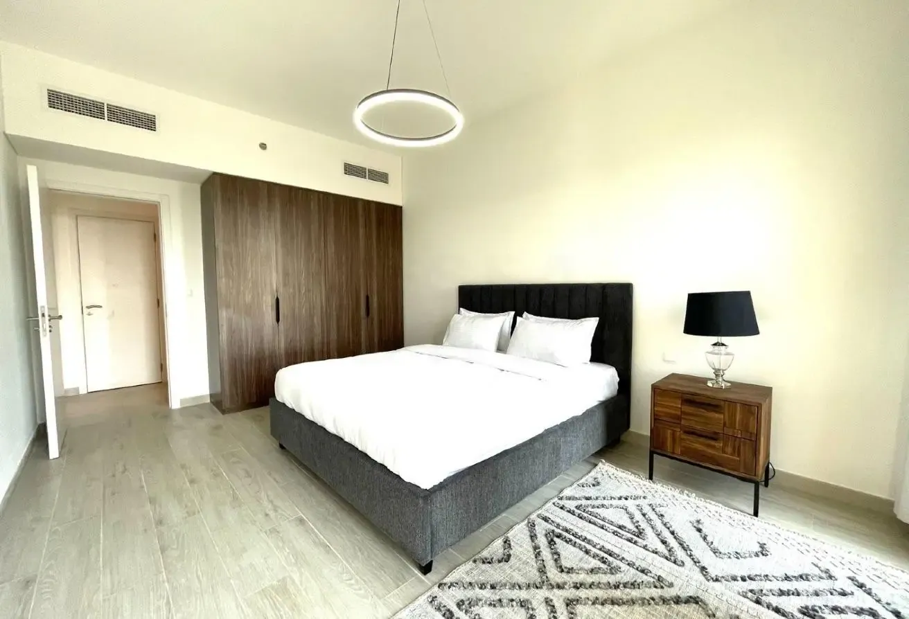 PRIME LOCATION - HUGE LAYOUT - AMAZING COMMUNITY