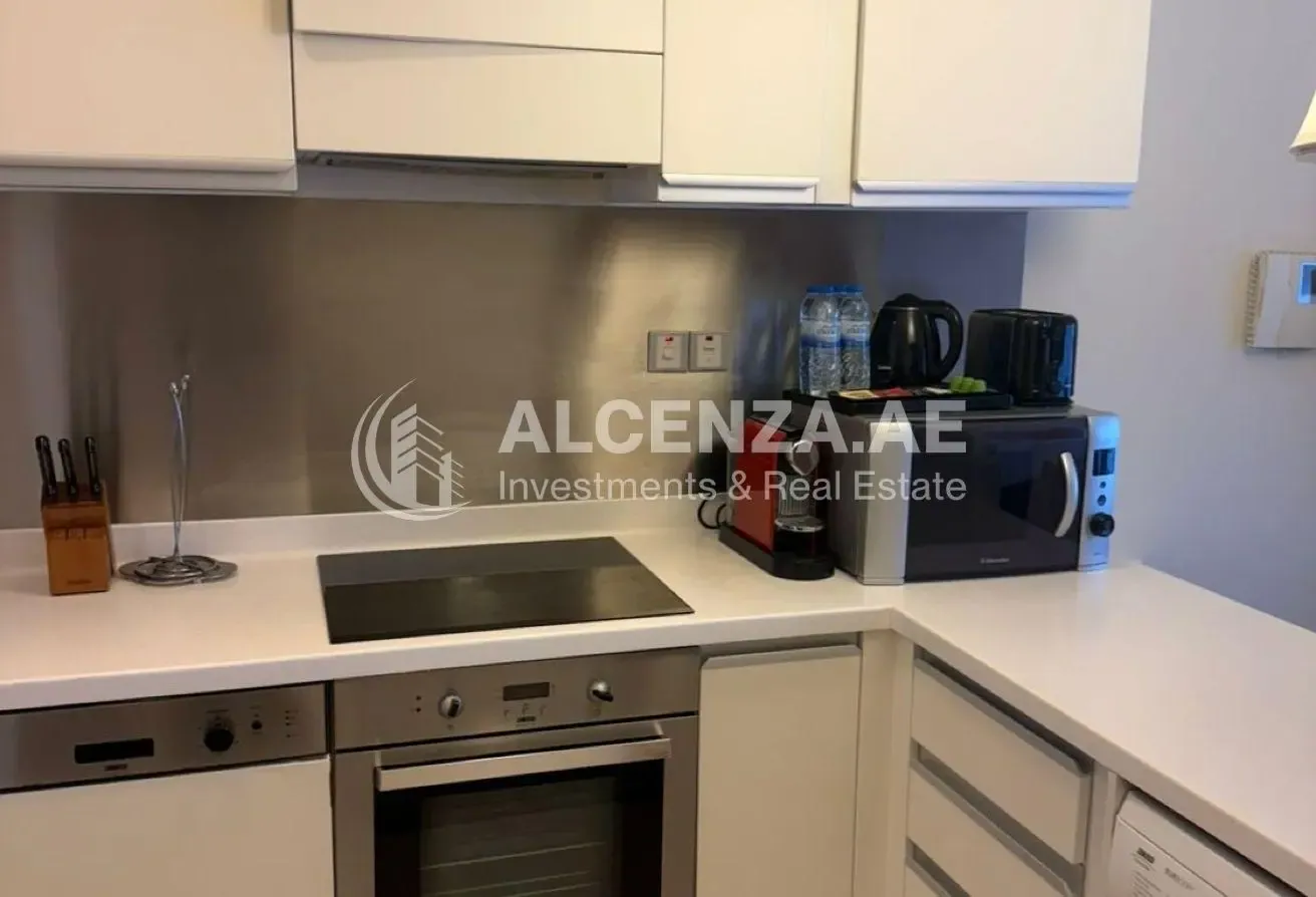 Bright Studio | High Floor | Burj Views