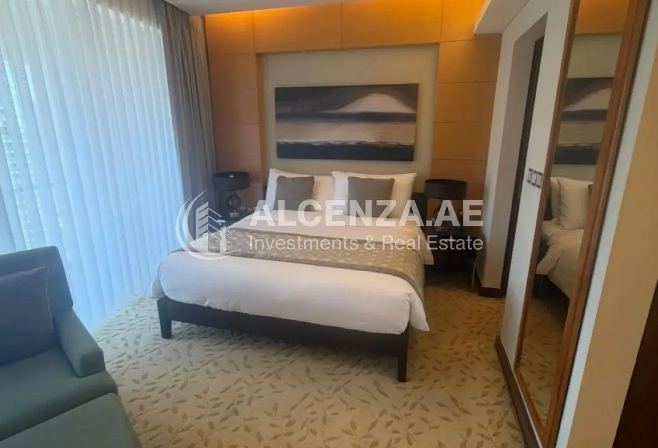Bright Studio | High Floor | Burj Views