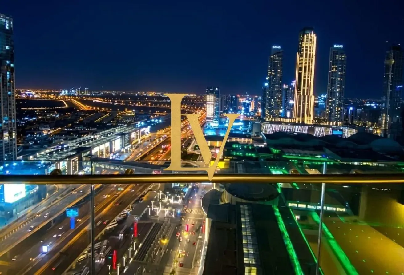 High Floor | Luxury Living | Direct Mall Access