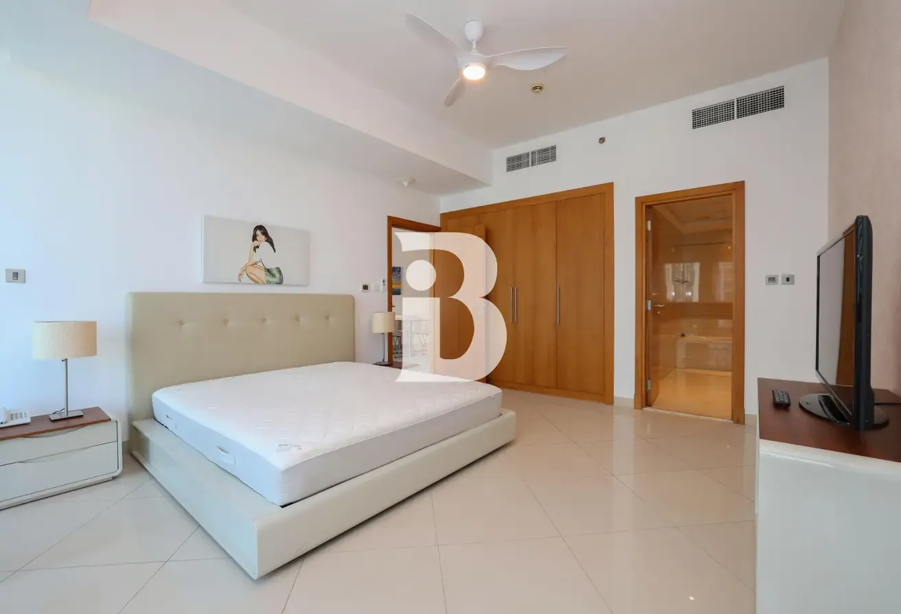 Large 1BR + Study with Premium Views